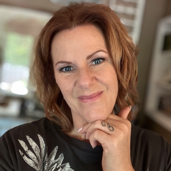 Meet your Posher, Rebecca - Picture 3 of 3